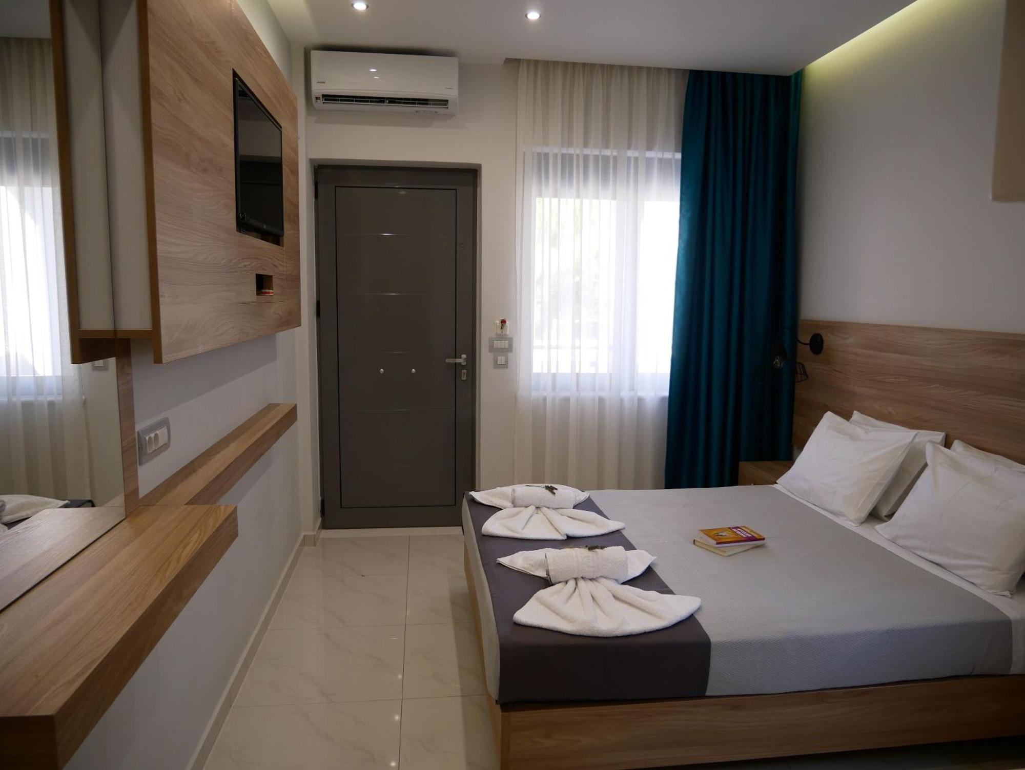 Erotokritos Studios Agia Marina 外观 照片